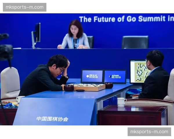 围棋“人机大战”十周年纪念赛:柯洁将对战最新版AI“绝艺” 围棋“人机大战”十周年纪念赛:柯洁将对战最新版AI“绝艺”
